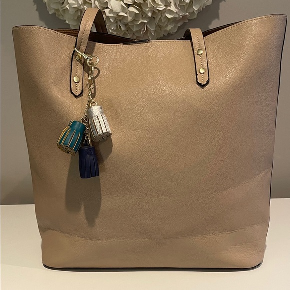 Merona Tan Tote Bag - Picture 1 of 13